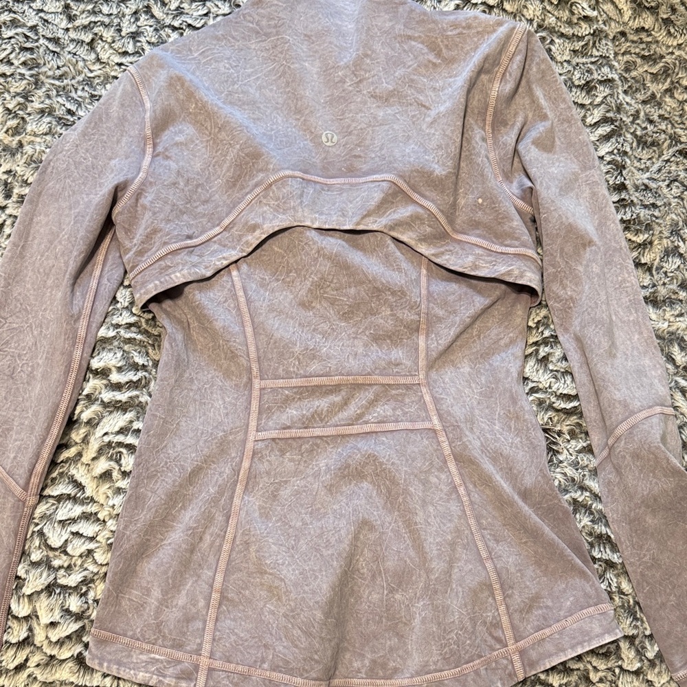 Lululemon Size 2 Define - Picture 2 of 6